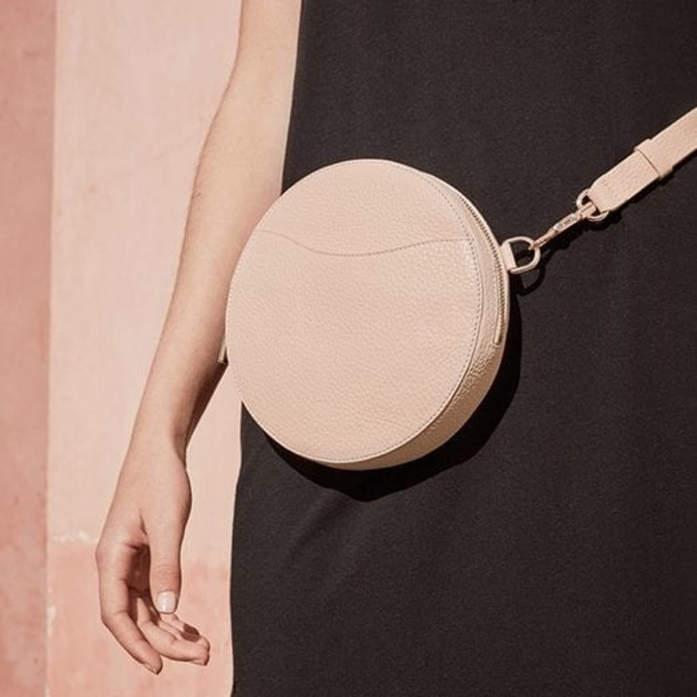 NEW, NEVER WORN Cuyana Circle Belt Bag in Blush